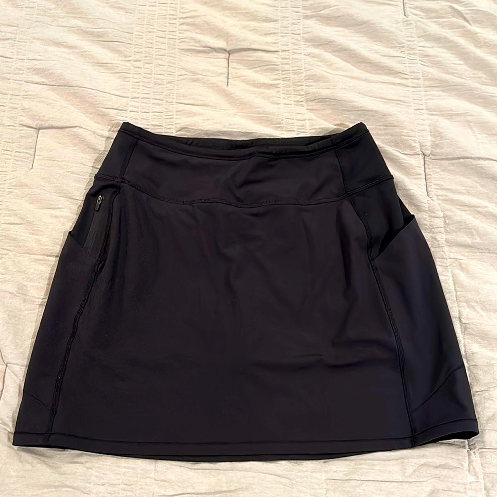 Athleta action skort in dobby 16.5”